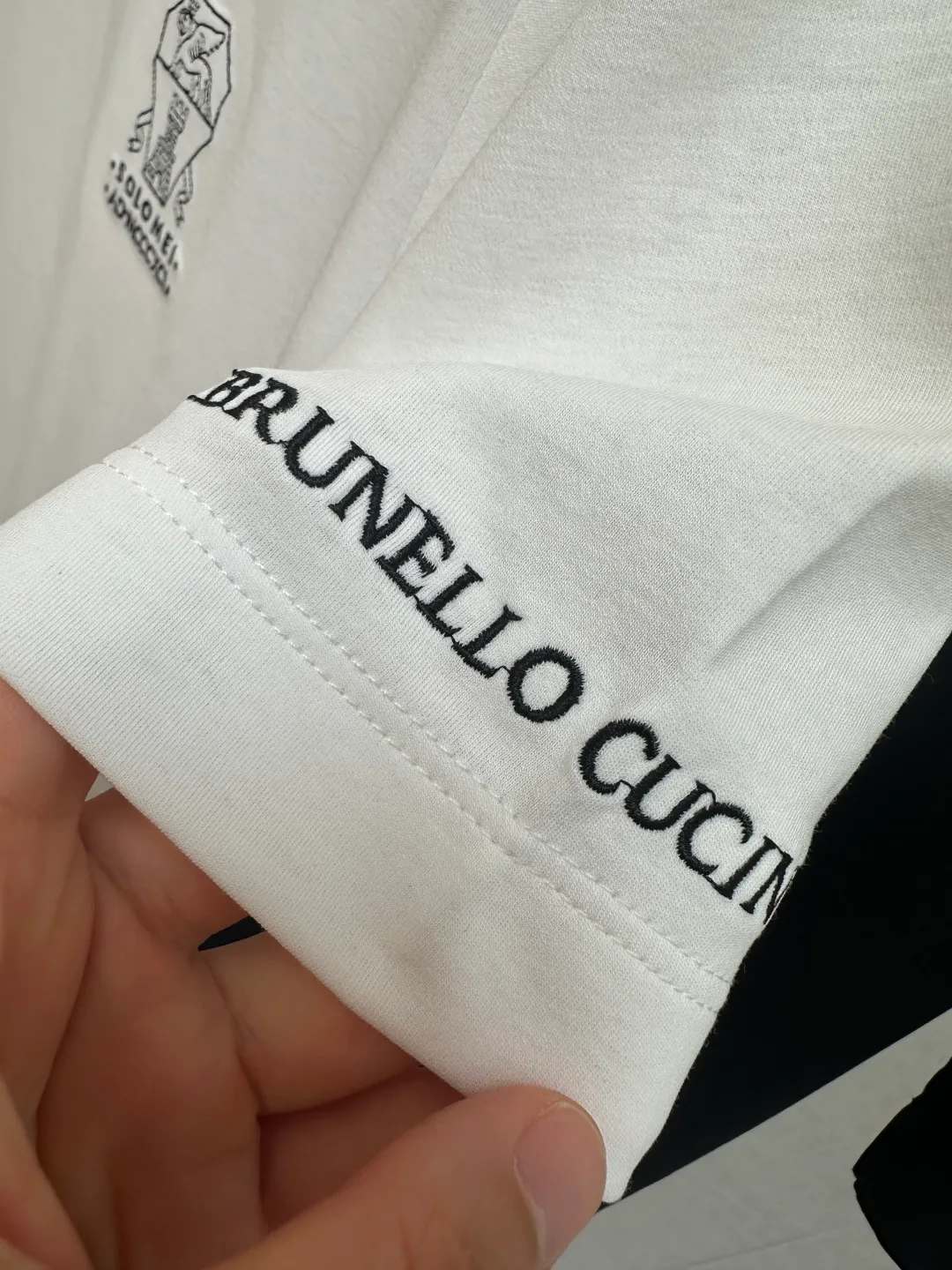Original 2026New Arrival short-sleeved T-shirt! Fashionable and casual short-sleeved T-shirt with catwalk pattern! Design a logo! The specially designed and selected customer-supplied fabrics are soft to the touch and skin-friendly, and the breathability and comfort are impeccable. You will definitely fall in love with the real thing! Non-sexist couples can wear mixed styles to open up a new fashion style! Distinguishing market version, high-definition Series! Size: M-3XL